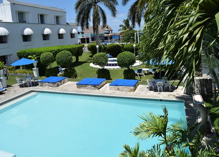 Villablanca Garden Hotel 3*