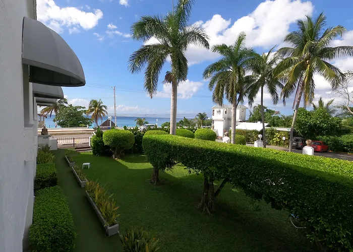 Villablanca Garden Hotel 3*
